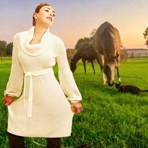 VS Winter White Chunky Knit Sweater Dress